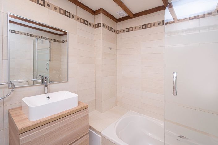 Image No.42-5 Bed Semi-Detached for sale