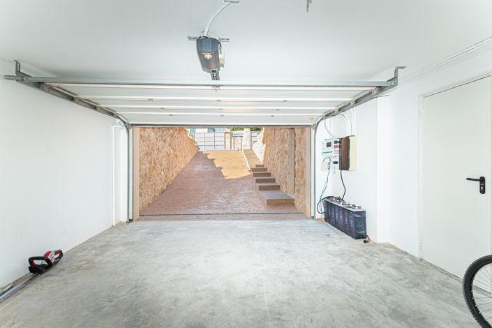 Image No.44-5 Bed Semi-Detached for sale