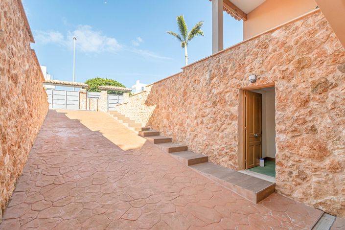 Image No.47-5 Bed Semi-Detached for sale