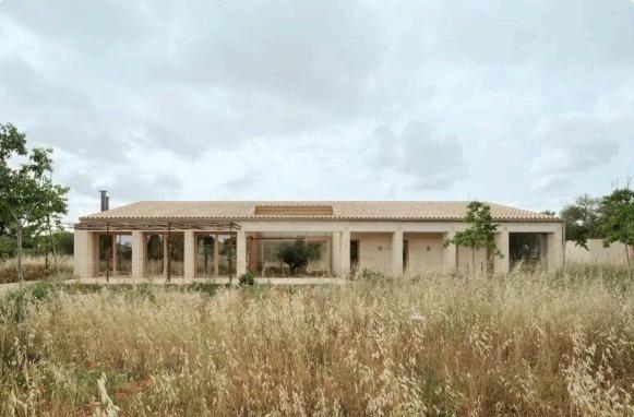 Image No.4-4 Bed Property for sale