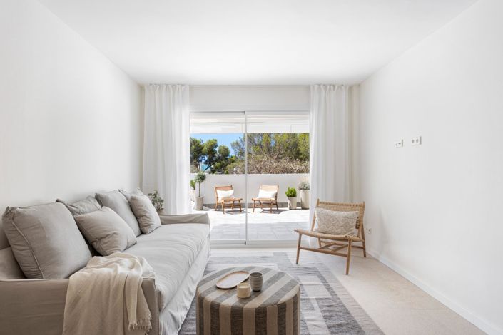 Image No.13-3 Bed Property for sale