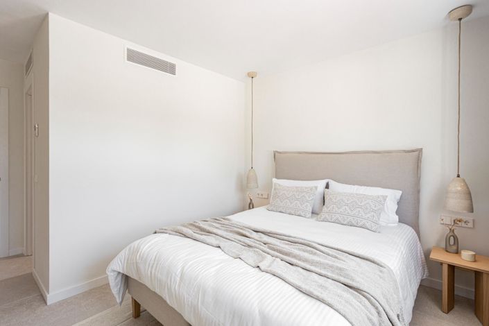 Image No.19-3 Bed Property for sale