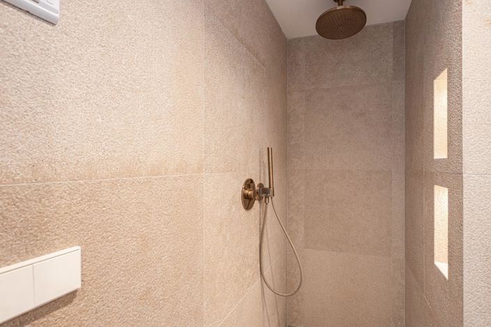 Image No.21-3 Bed Property for sale