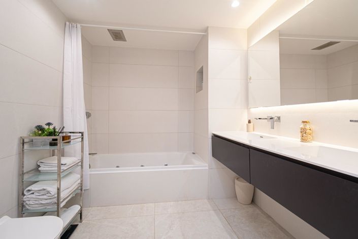 Image No.17-3 Bed Apartment for sale