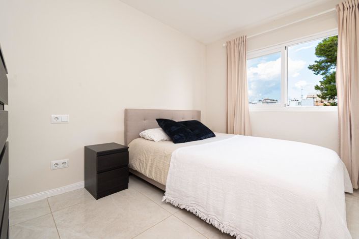 Image No.20-3 Bed Apartment for sale