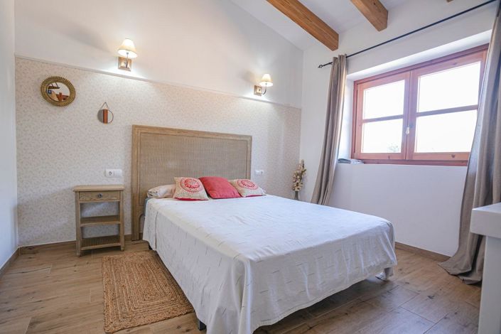 Image No.12-4 Bed Country House for sale