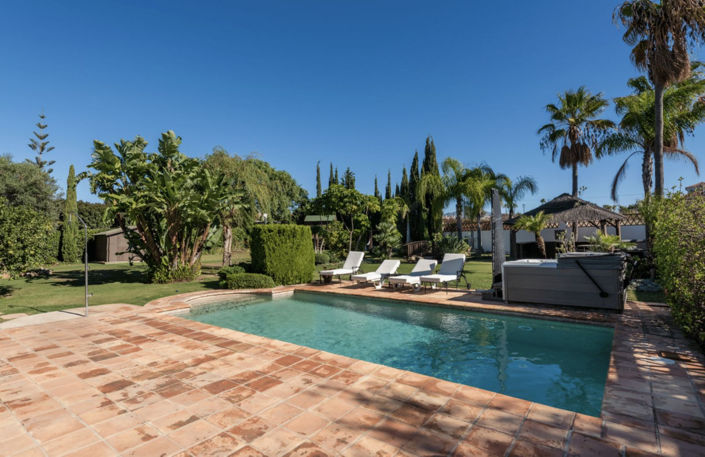 Image No.1-5 Bed Property for sale