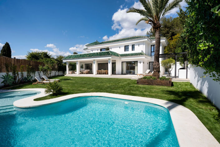 Image No.1-5 Bed Property for sale