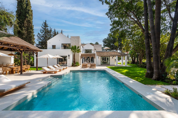 Image No.1-5 Bed Property for sale