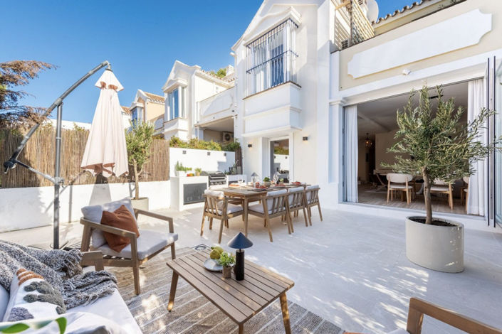 Image No.1-4 Bed Property for sale