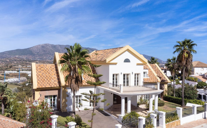 Image No.1-6 Bed Property for sale