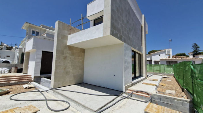 Image No.1-4 Bed Property for sale