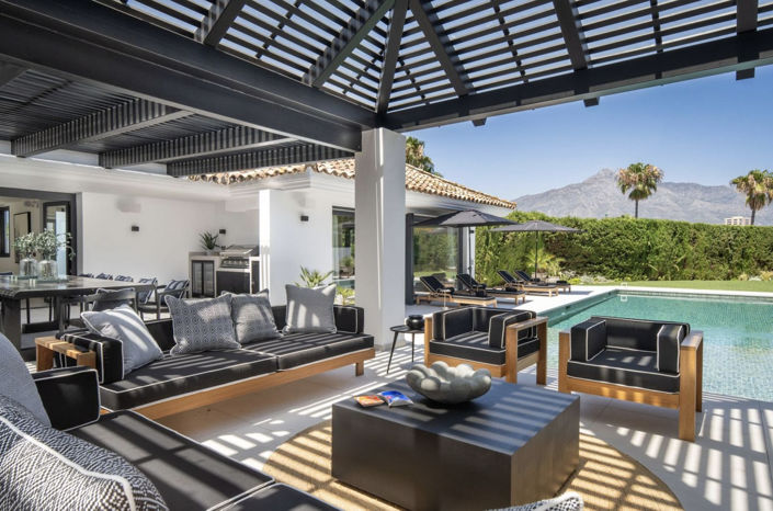 Image No.1-4 Bed Property for sale