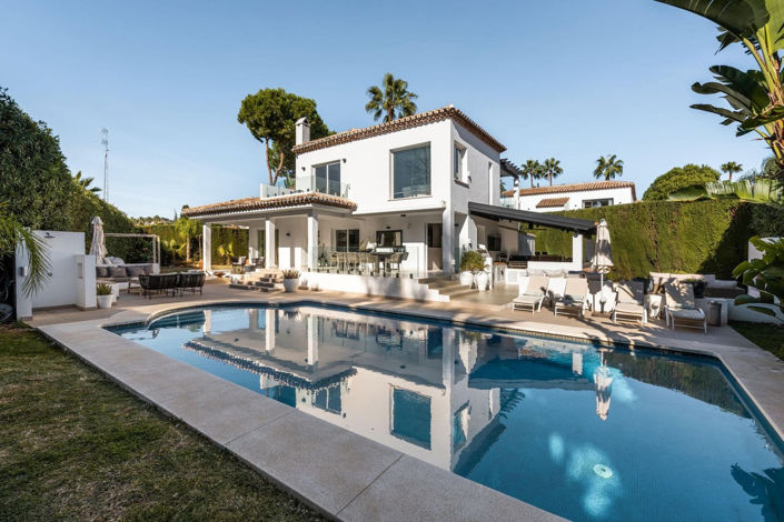 Image No.1-4 Bed Property for sale