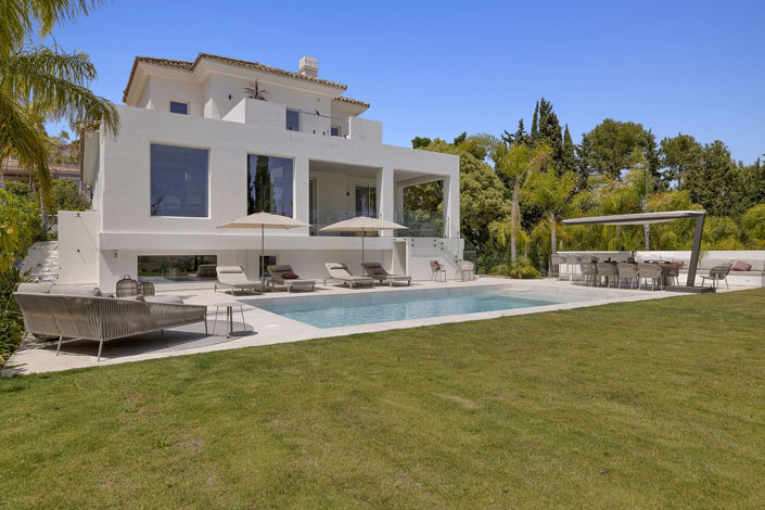 Image No.1-5 Bed Property for sale