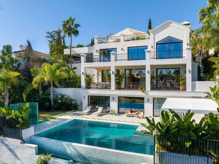 Image No.1-5 Bed Property for sale