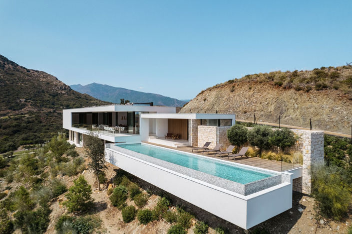 Image No.1-4 Bed Property for sale