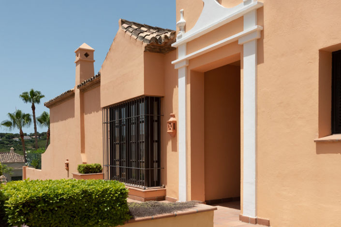 Image No.1-4 Bed Property for sale