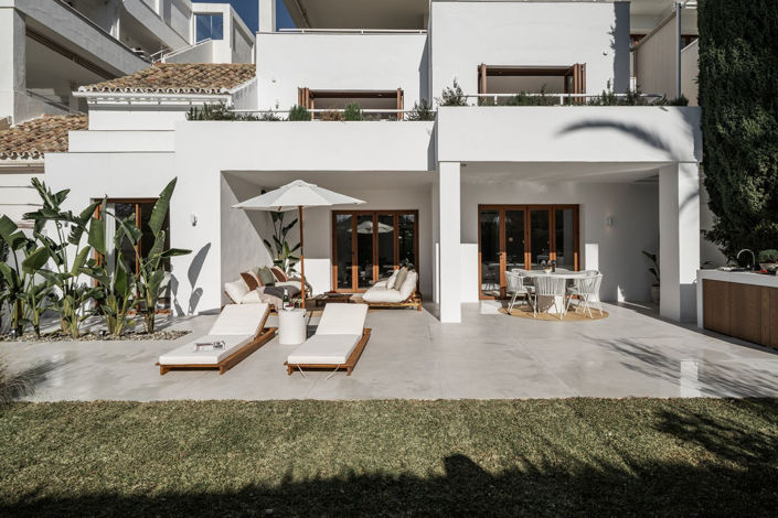 Image No.1-4 Bed Property for sale