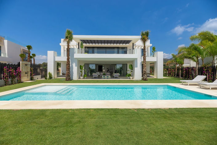 Image No.1-5 Bed Property for sale
