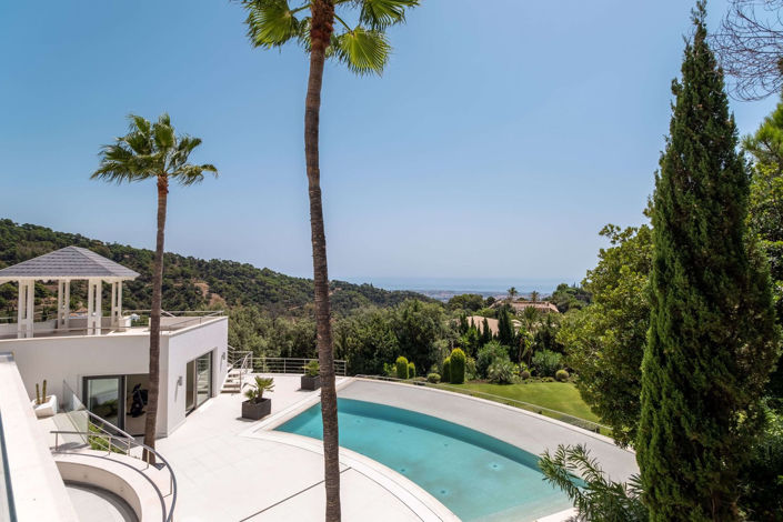 Image No.1-5 Bed Property for sale