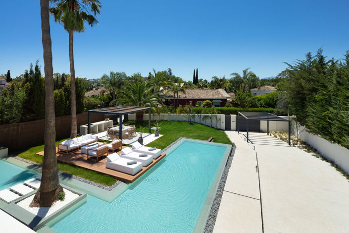 Image No.1-4 Bed Property for sale