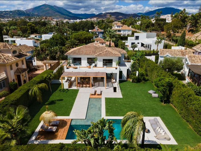 Image No.1-5 Bed Property for sale