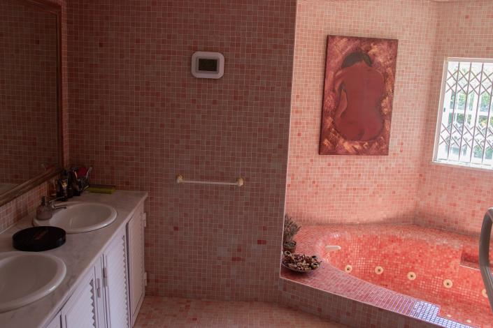 Image No.22-3 Bed Country House for sale