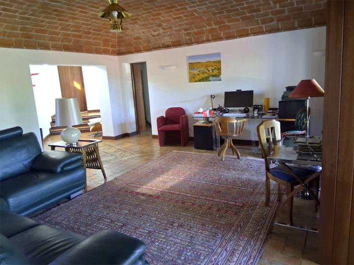 Image No.10-3 Bed Property for sale