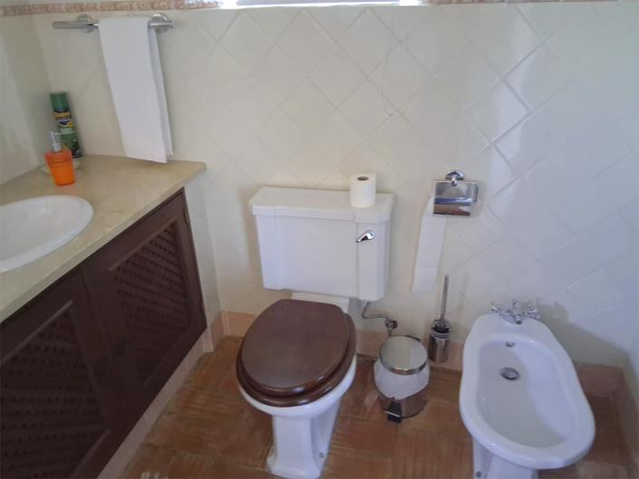 Image No.19-3 Bed Property for sale