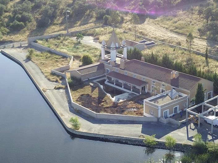 Image No.3-3 Bed Country Property for sale