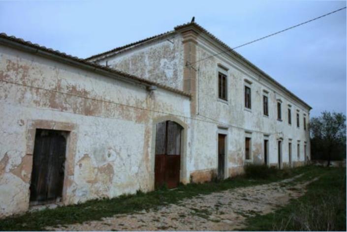 Image No.8-19 Bed Property for sale