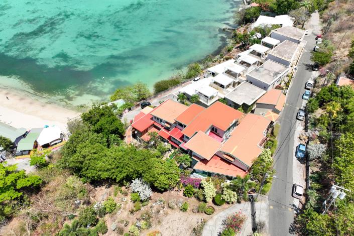 Image No.1-3 Bed Condo for sale