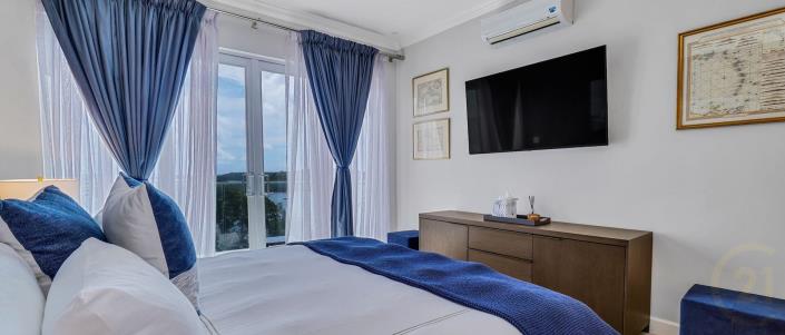 Image No.20-3 Bed Condo for sale