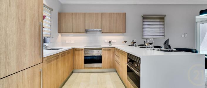 Image No.28-3 Bed Condo for sale