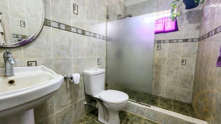 Image No.11-3 Bed House for sale