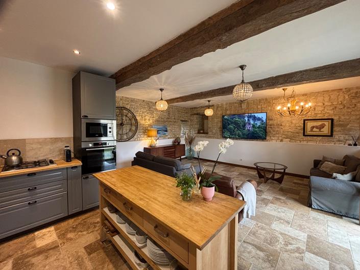 Image No.22-8 Bed Country Property for sale