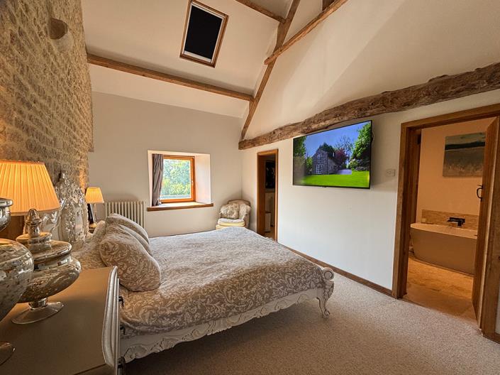 Image No.24-8 Bed Country Property for sale