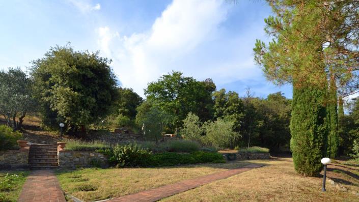 Image No.7-3 Bed Farmhouse for sale