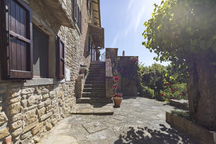 Image No.6-6 Bed Country House for sale