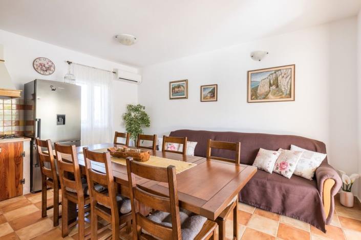 Image No.8-4 Bed Village House for sale