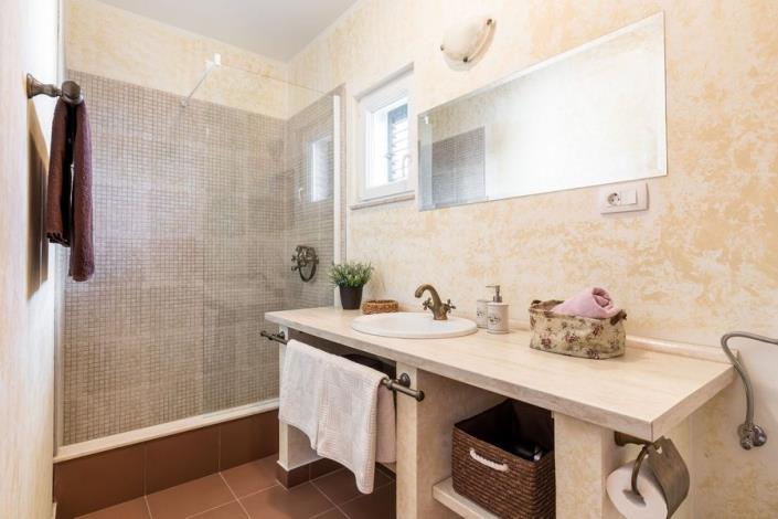 Image No.17-4 Bed Village House for sale