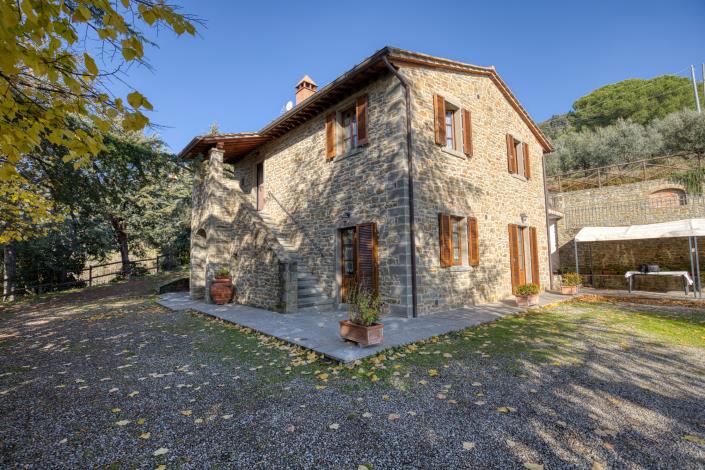 Image No.1-4 Bed Country House for sale