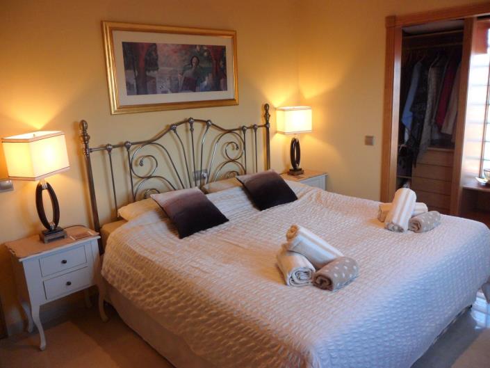 Image No.18-4 Bed Villa / Detached for sale