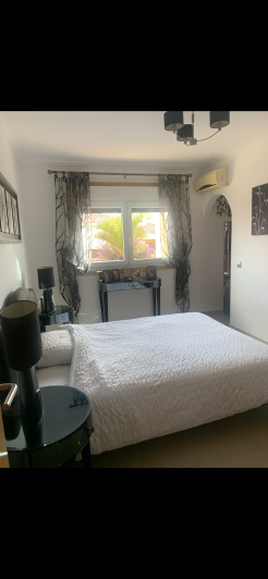 Image No.19-4 Bed Villa / Detached for sale