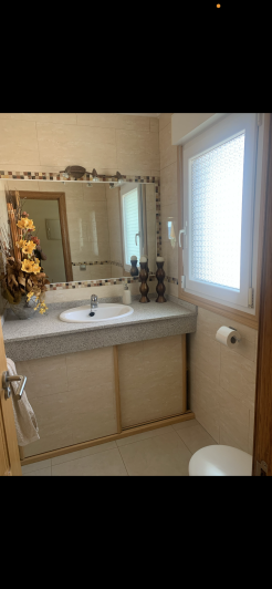 Image No.24-4 Bed Villa / Detached for sale