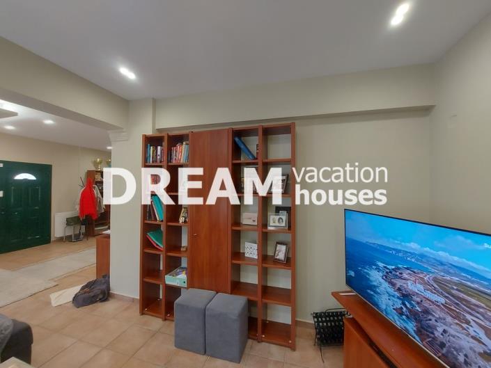 Image No.5-2 Bed House for sale