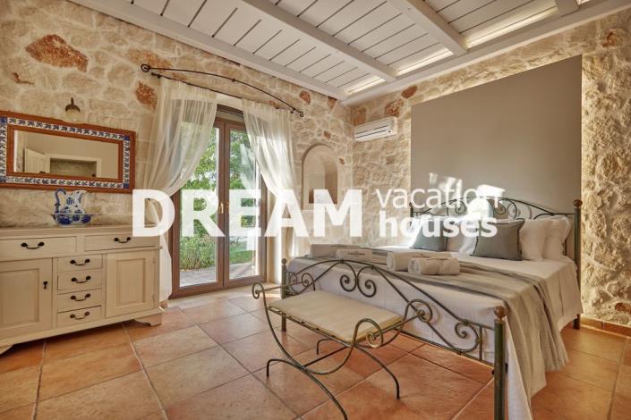 Image No.17-4 Bed Villa for sale