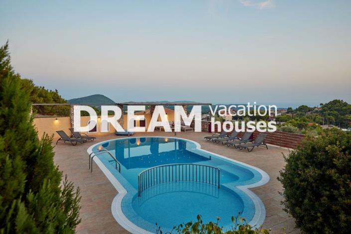 Image No.3-4 Bed Villa for sale