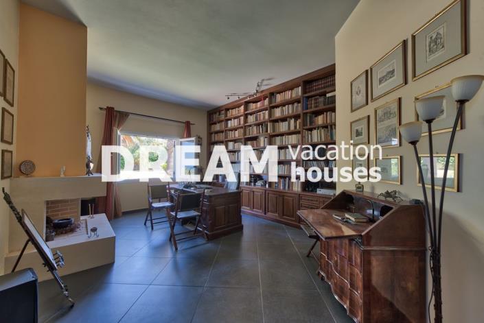 Image No.9-5 Bed Villa for sale